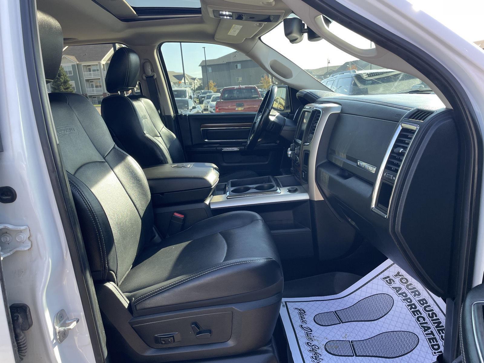 Vehicle photo 17