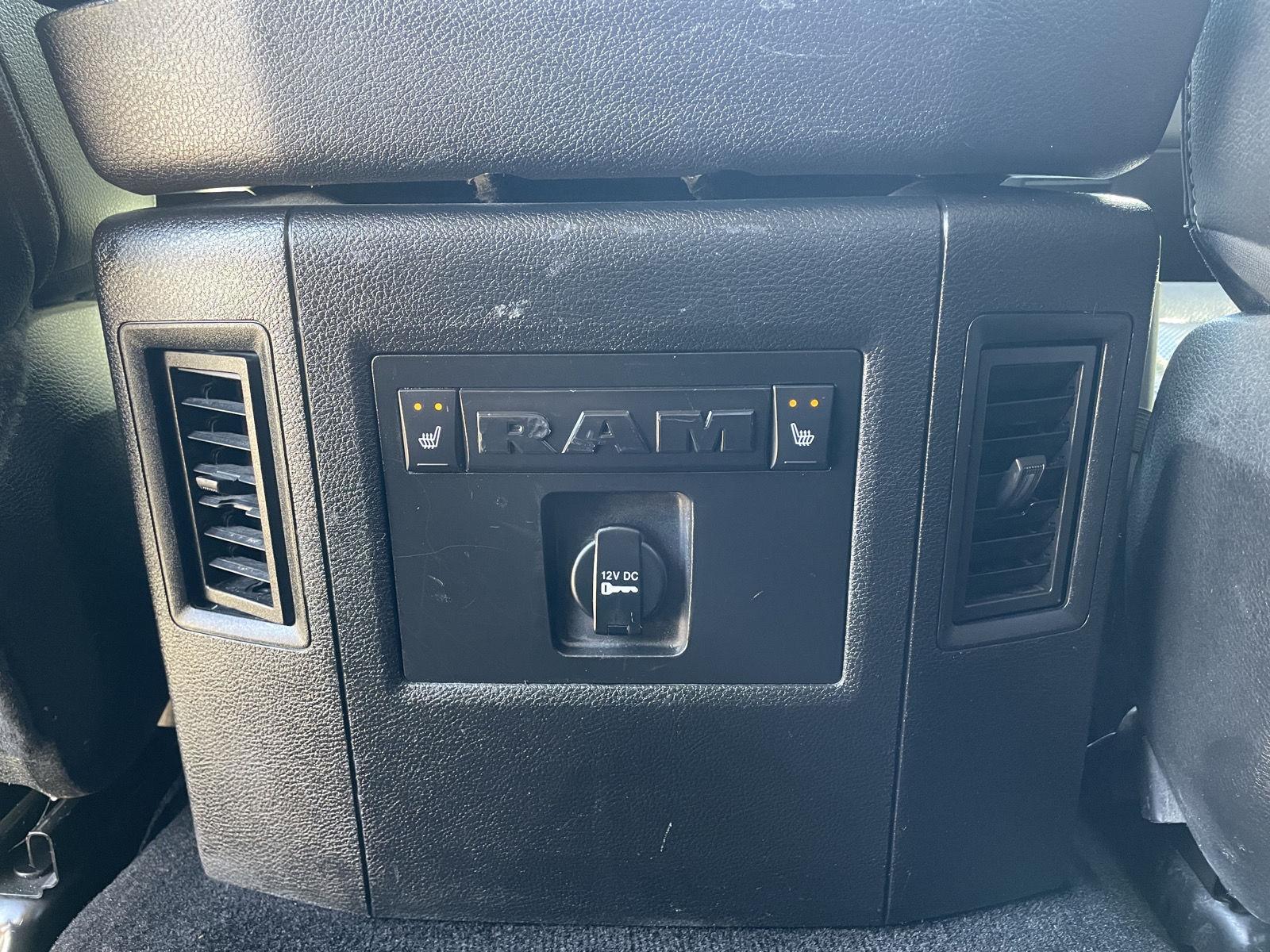 Vehicle photo 19