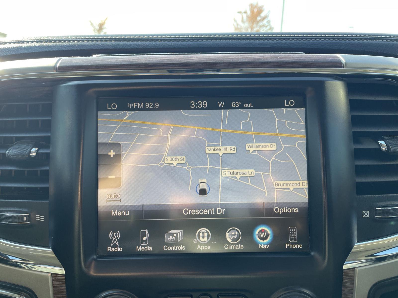 Vehicle photo 23