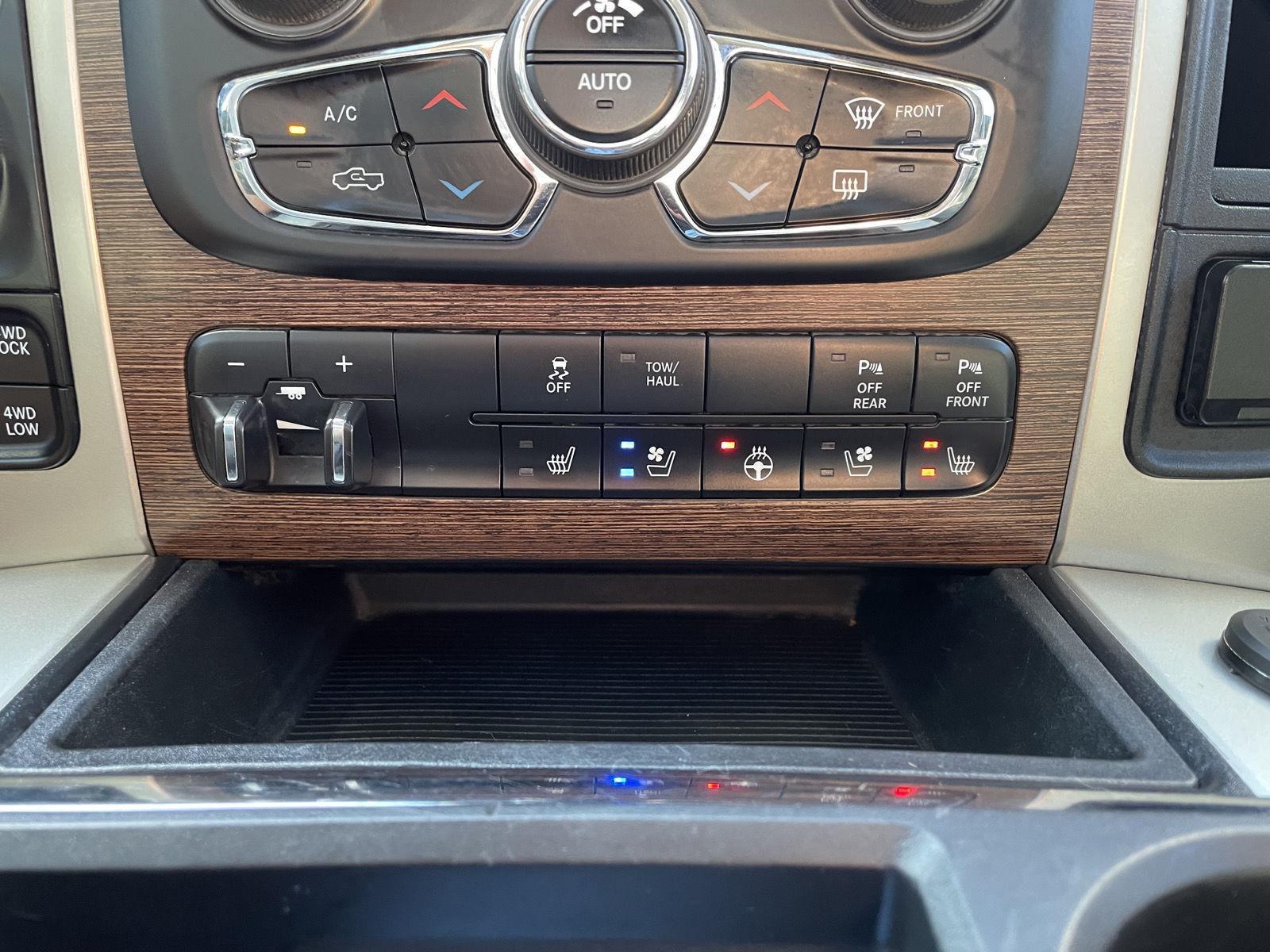 Vehicle photo 26