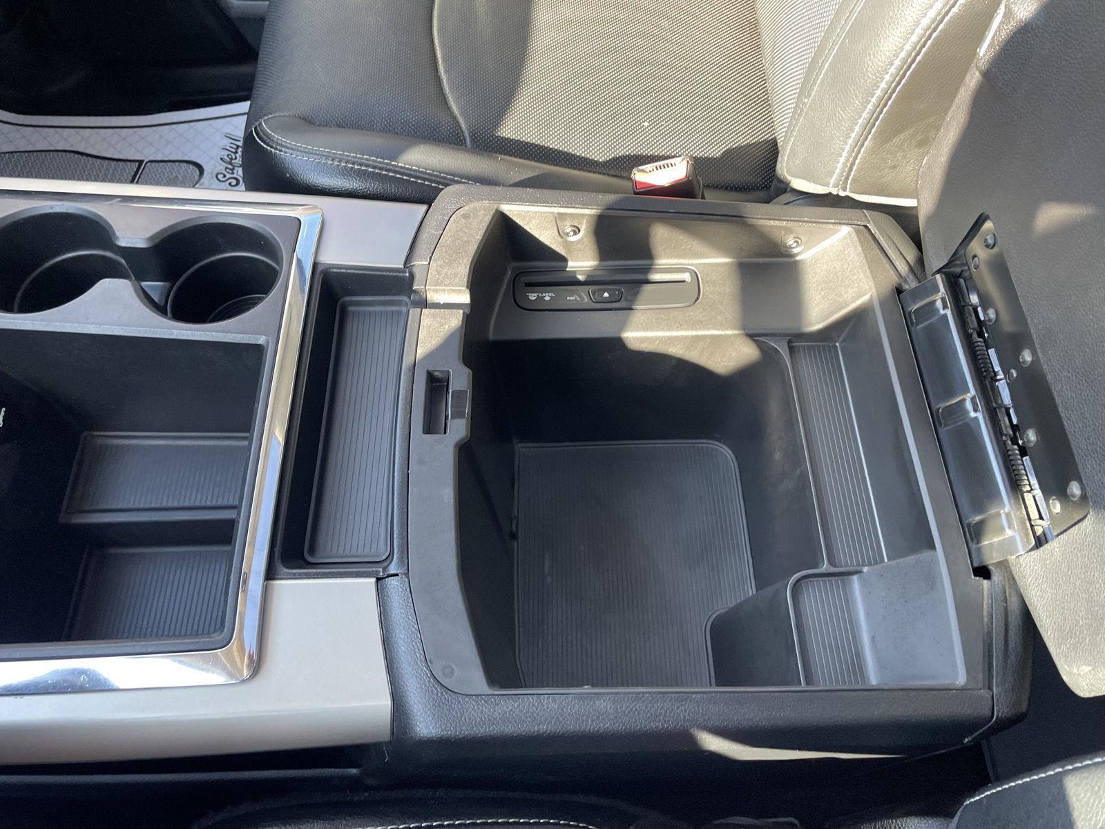Vehicle photo 30