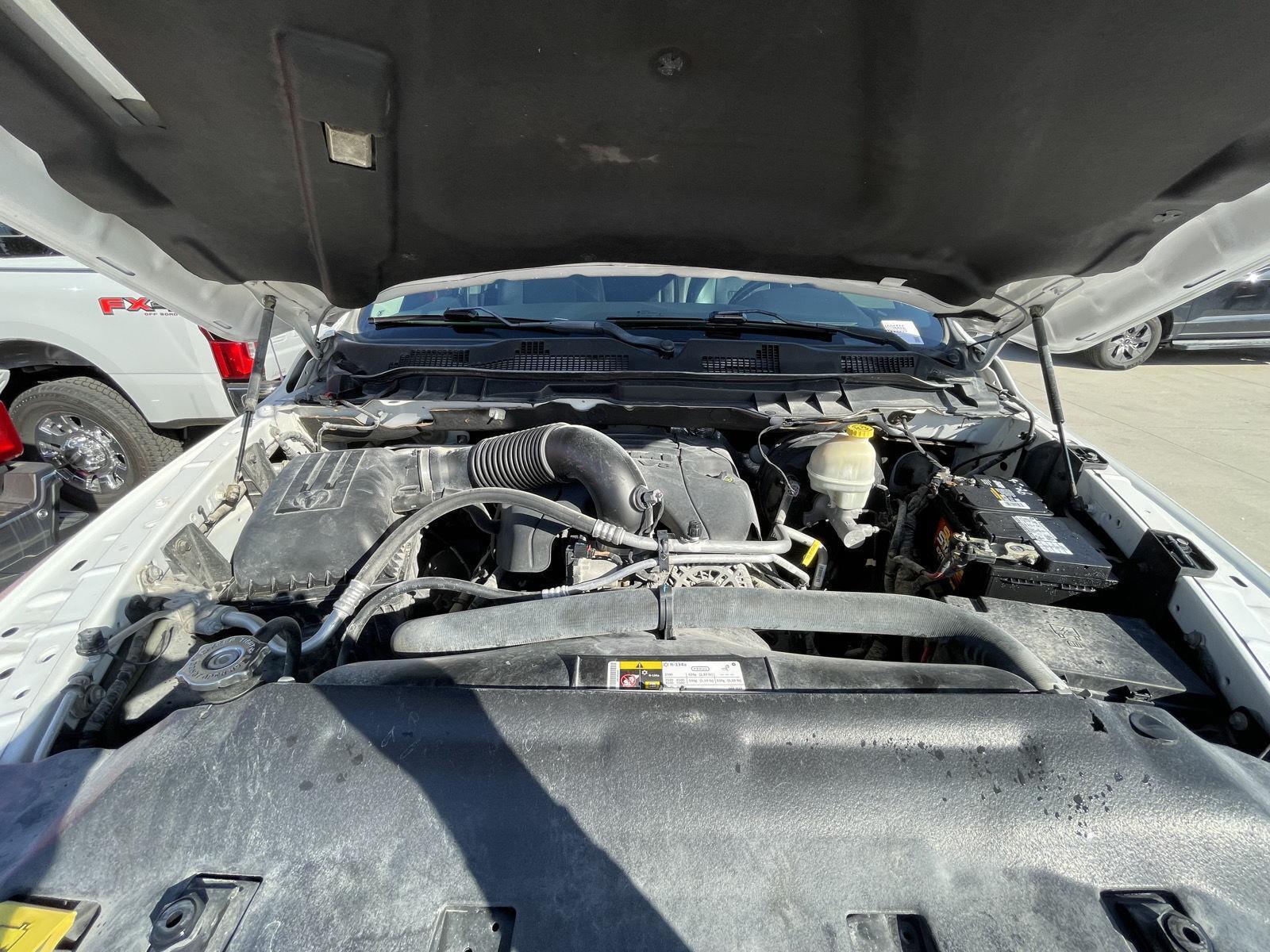 Vehicle photo 33