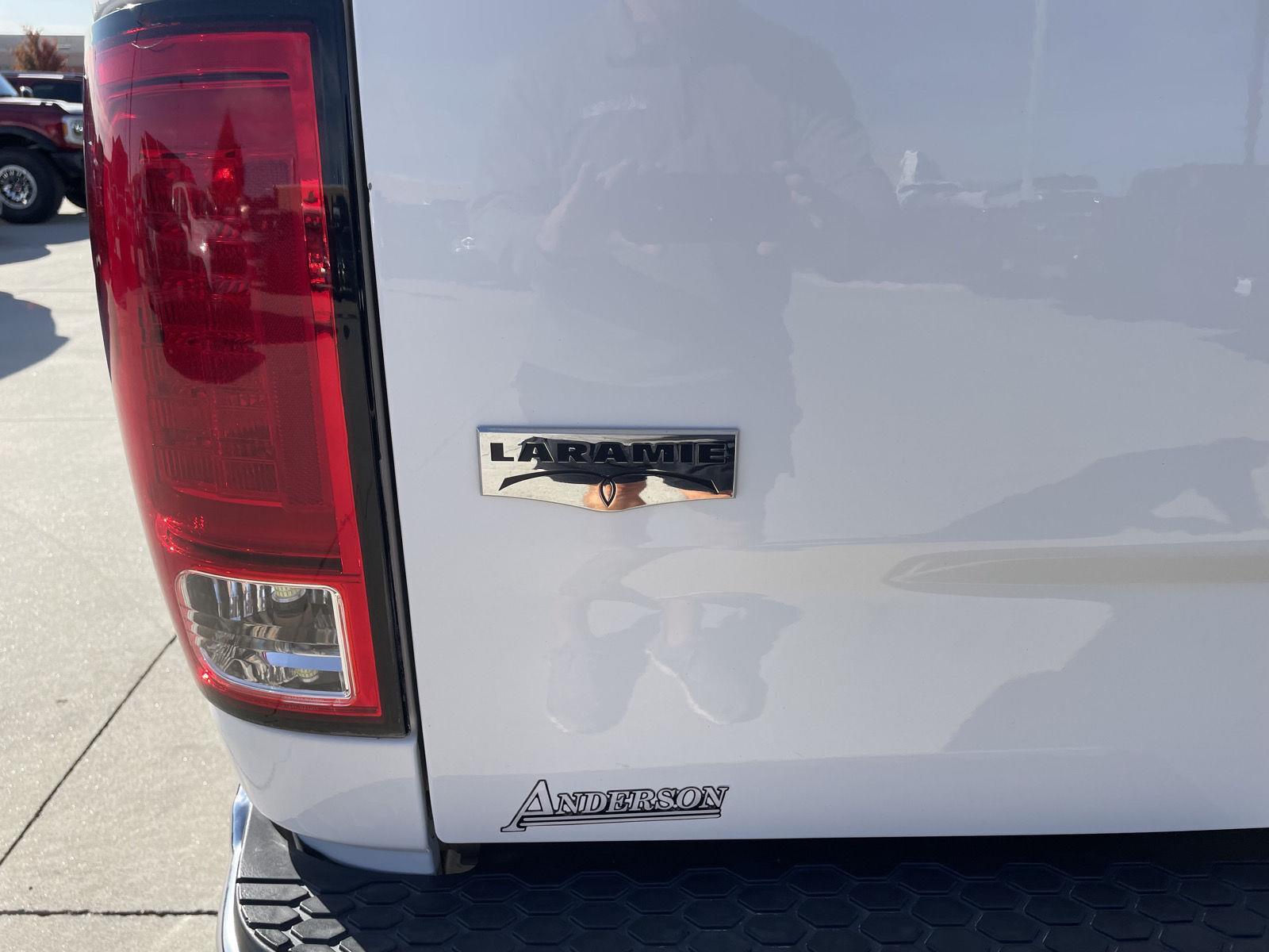 Vehicle photo 37