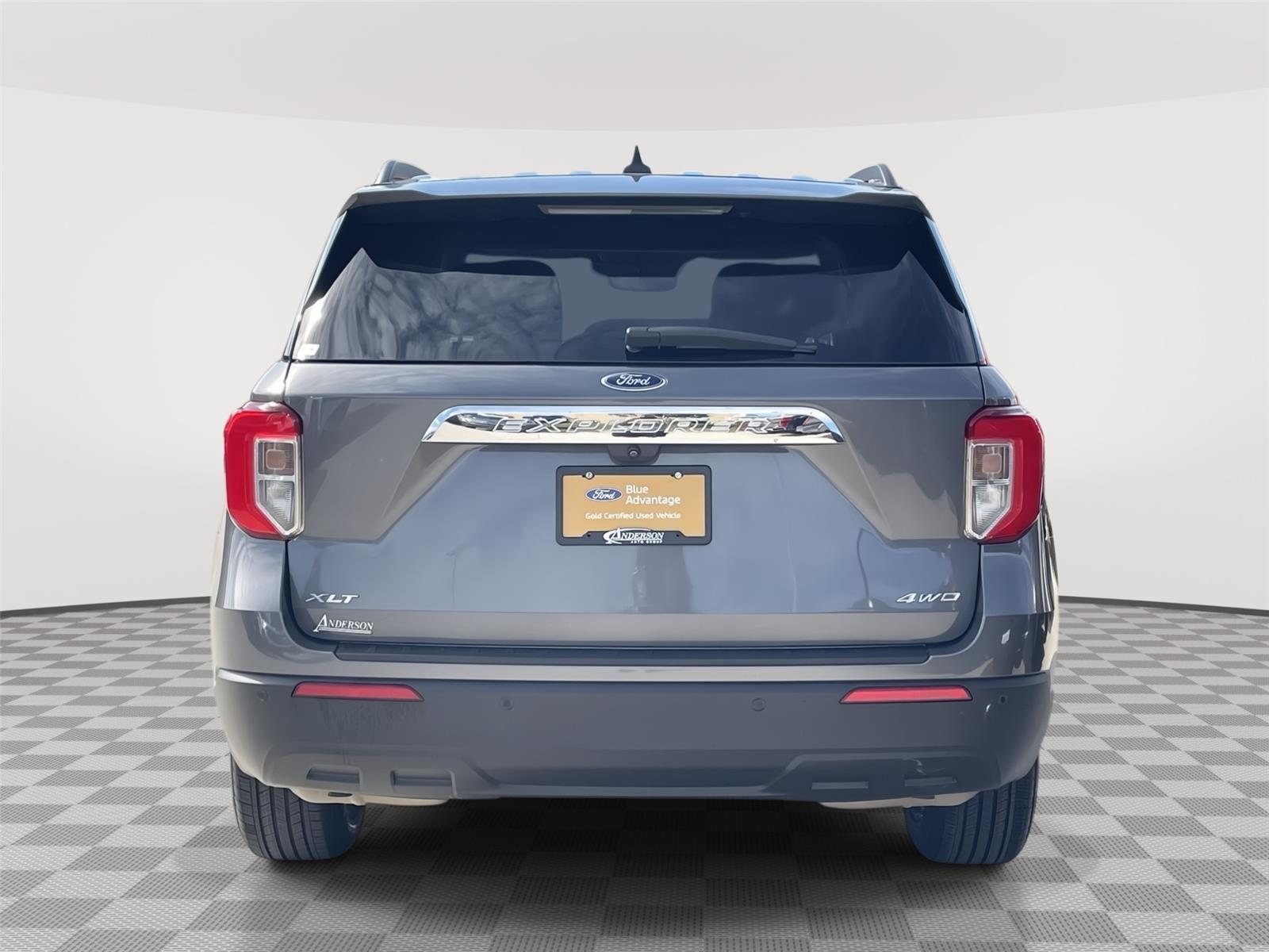 Vehicle photo 8
