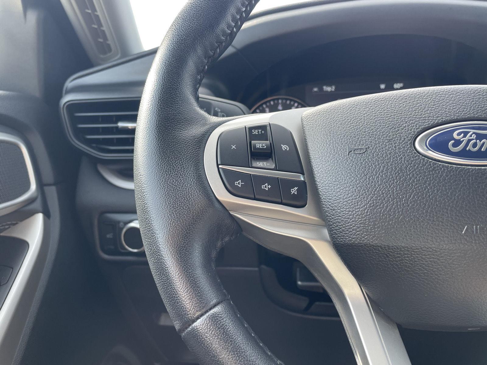 Vehicle photo 13
