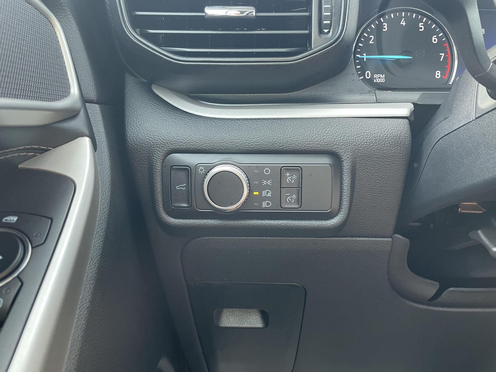 Vehicle photo 16
