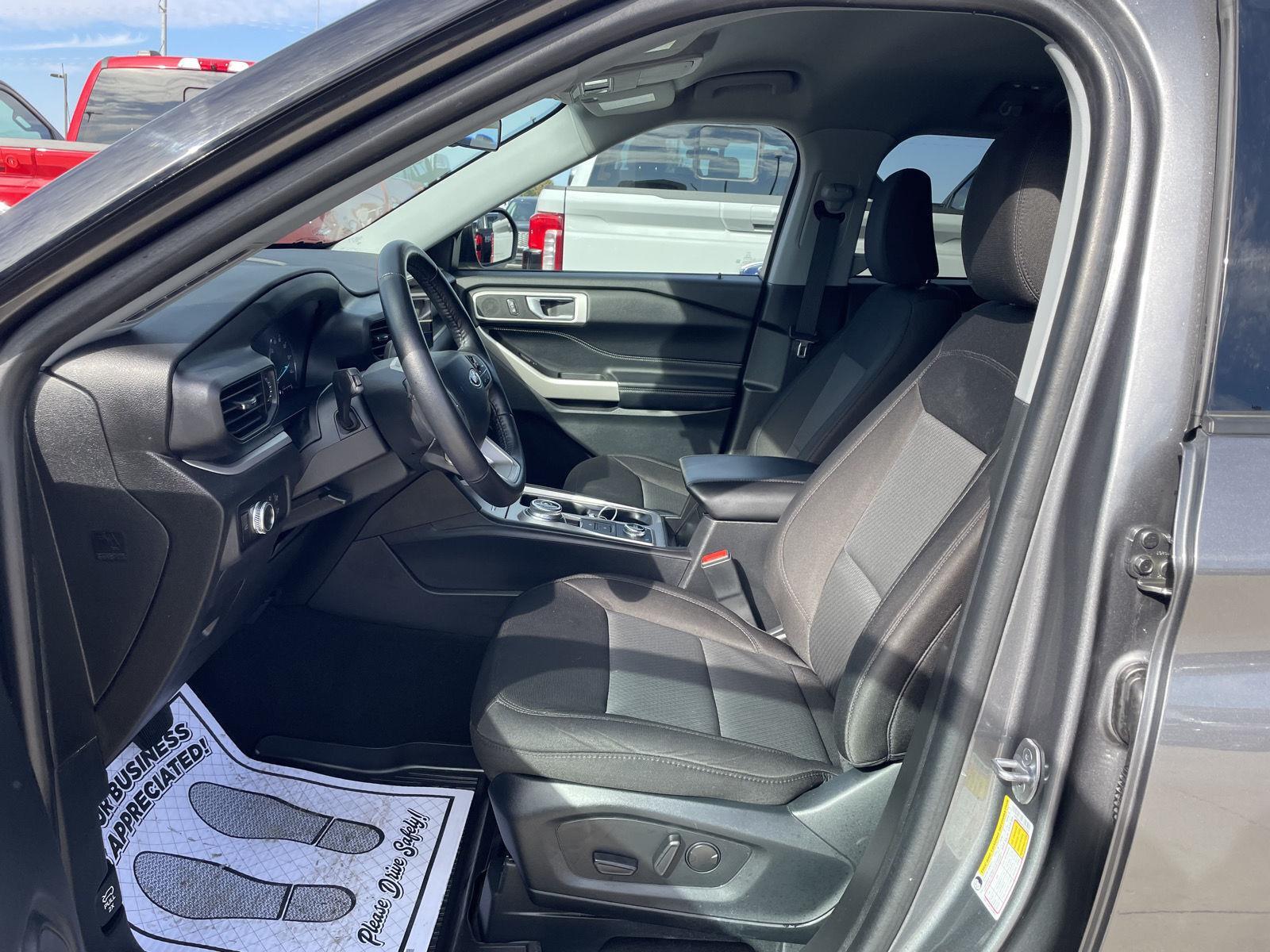 Vehicle photo 17