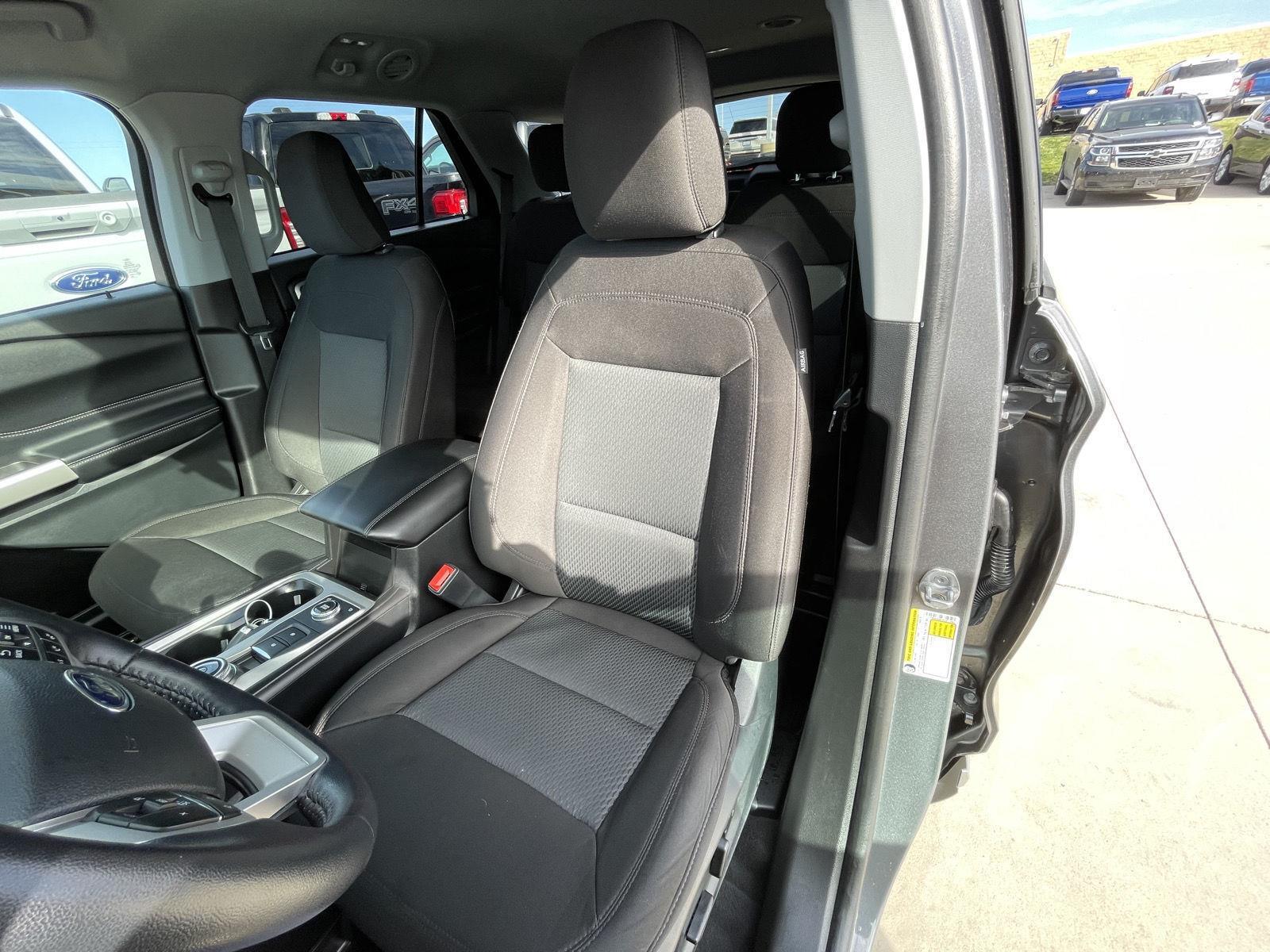 Vehicle photo 18