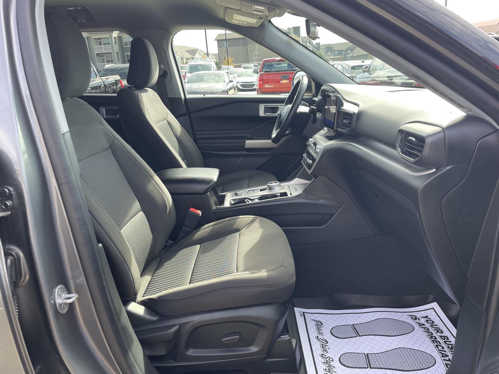 Vehicle photo 19