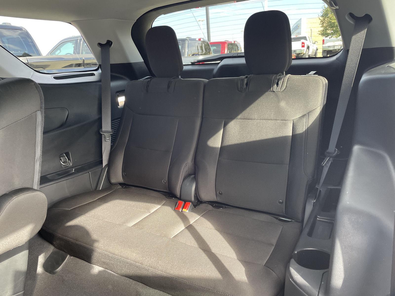 Vehicle photo 21