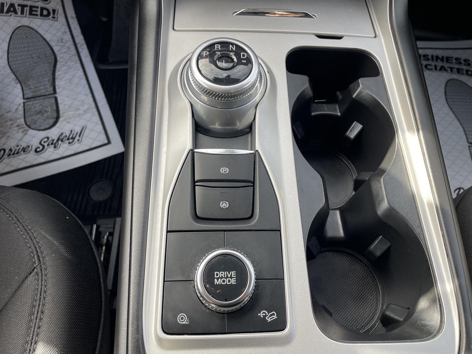 Vehicle photo 30