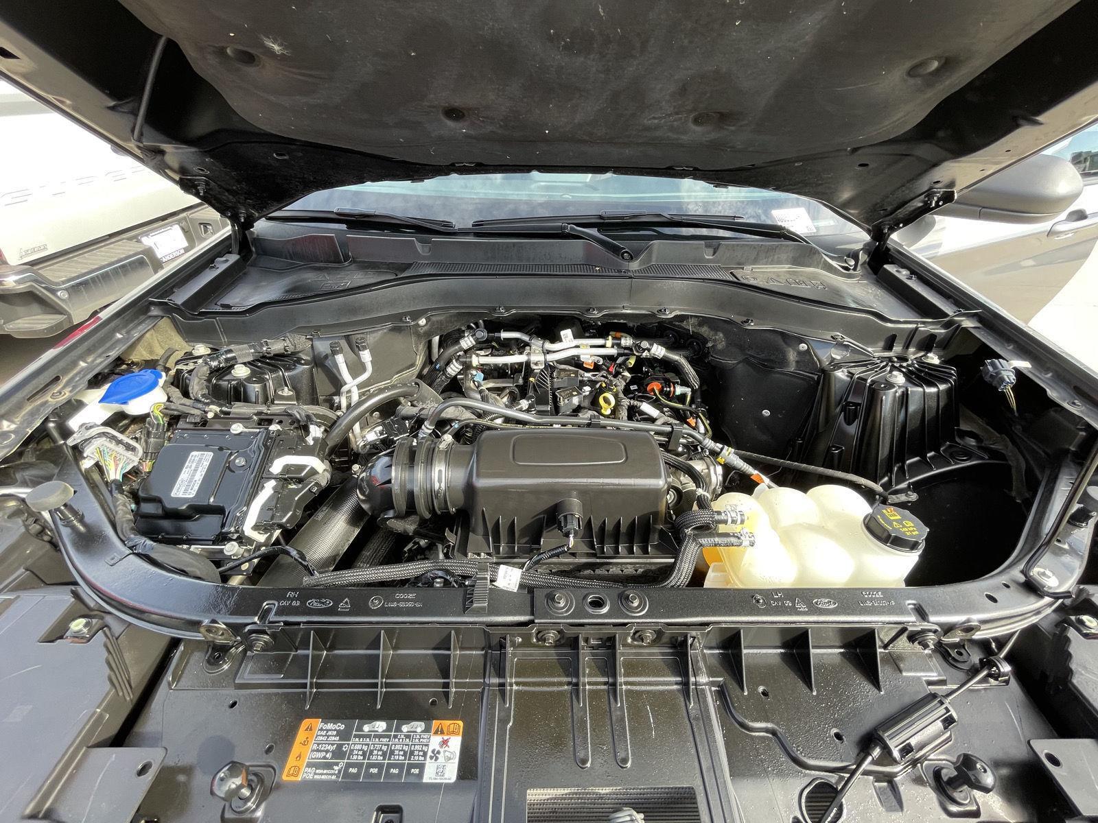 Vehicle photo 34