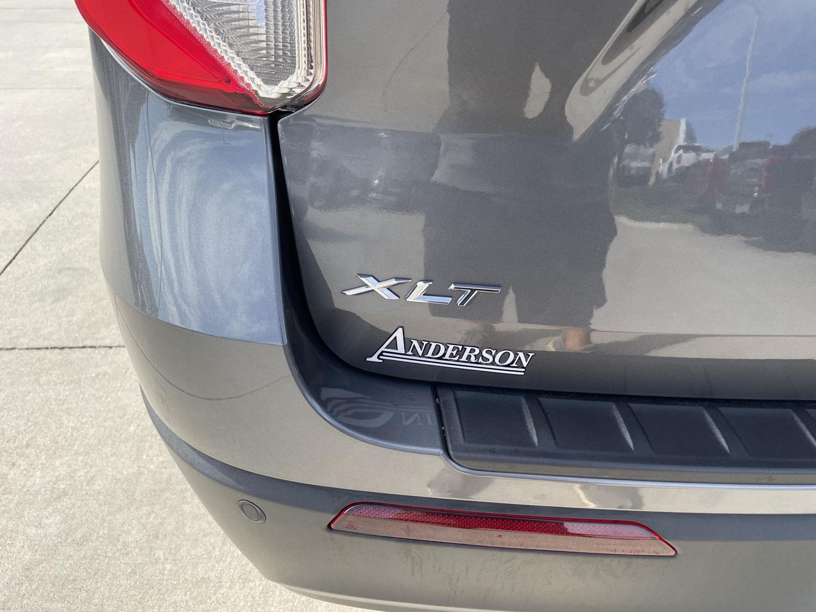 Vehicle photo 38