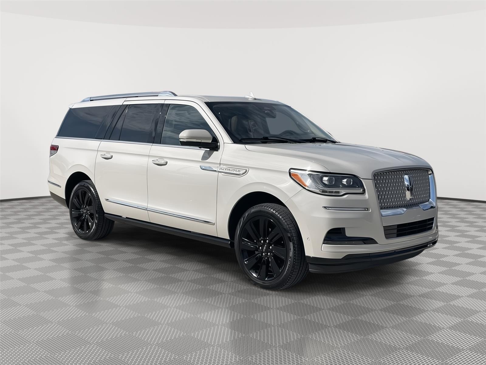 Vehicle photo 5