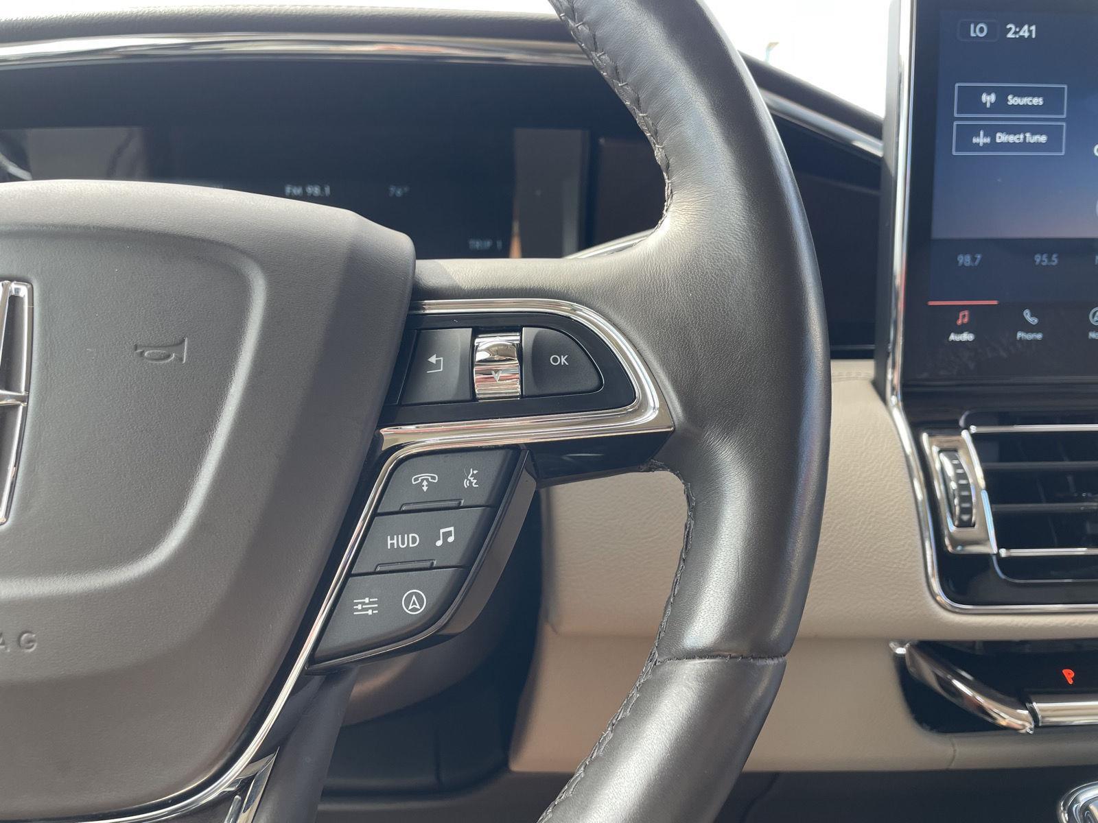 Vehicle photo 14