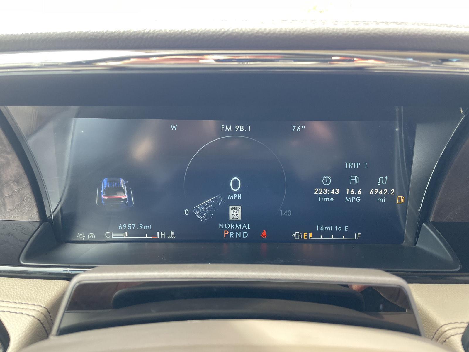 Vehicle photo 15