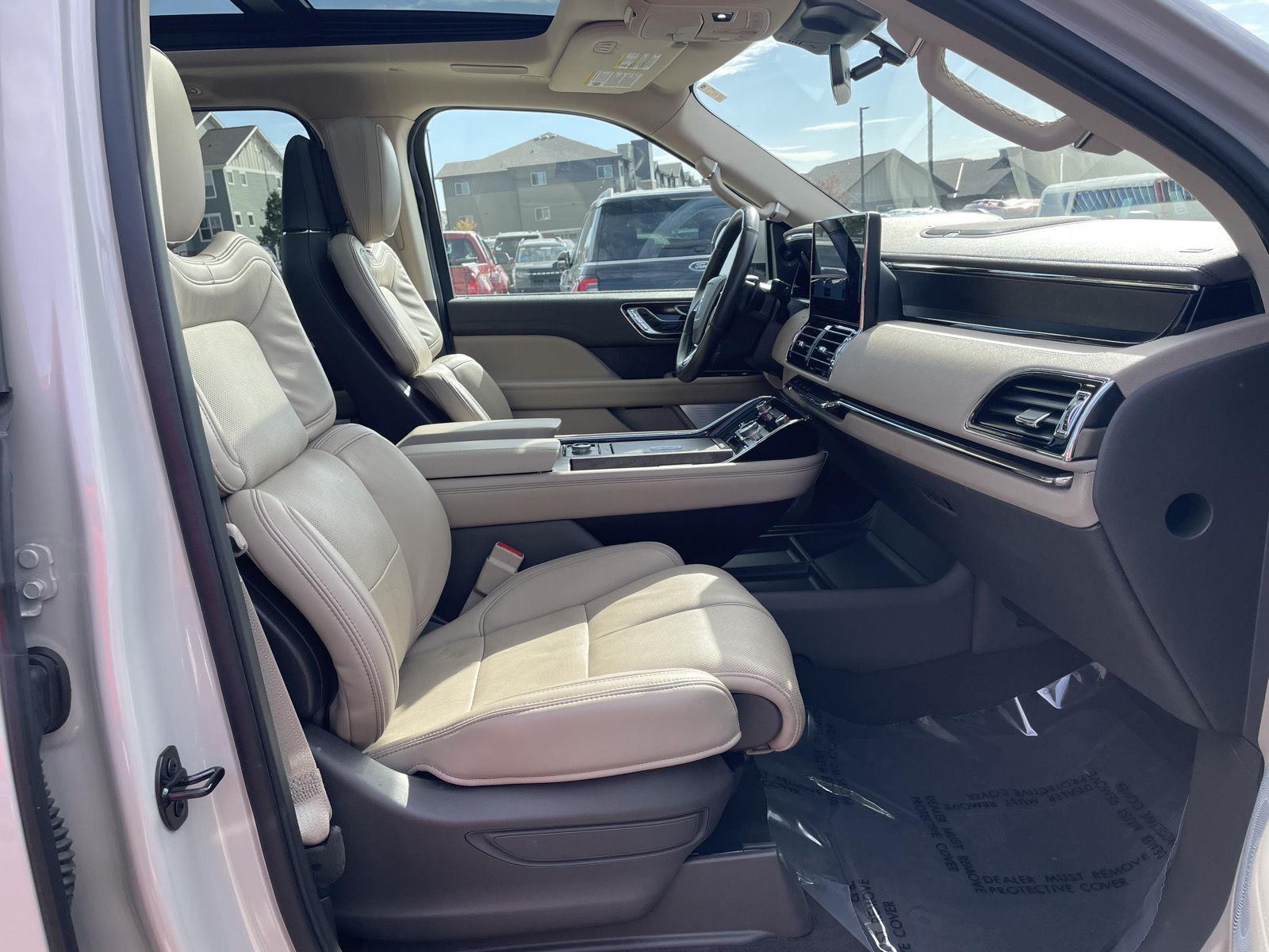 Vehicle photo 19