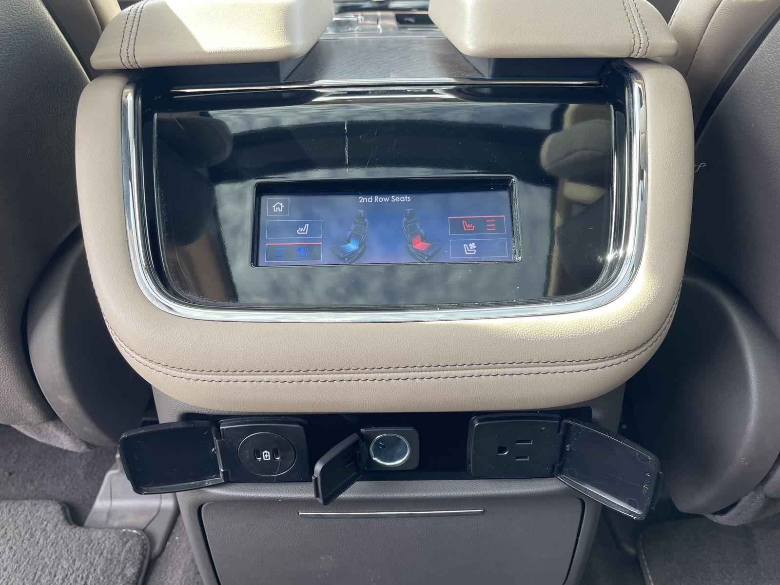 Vehicle photo 21