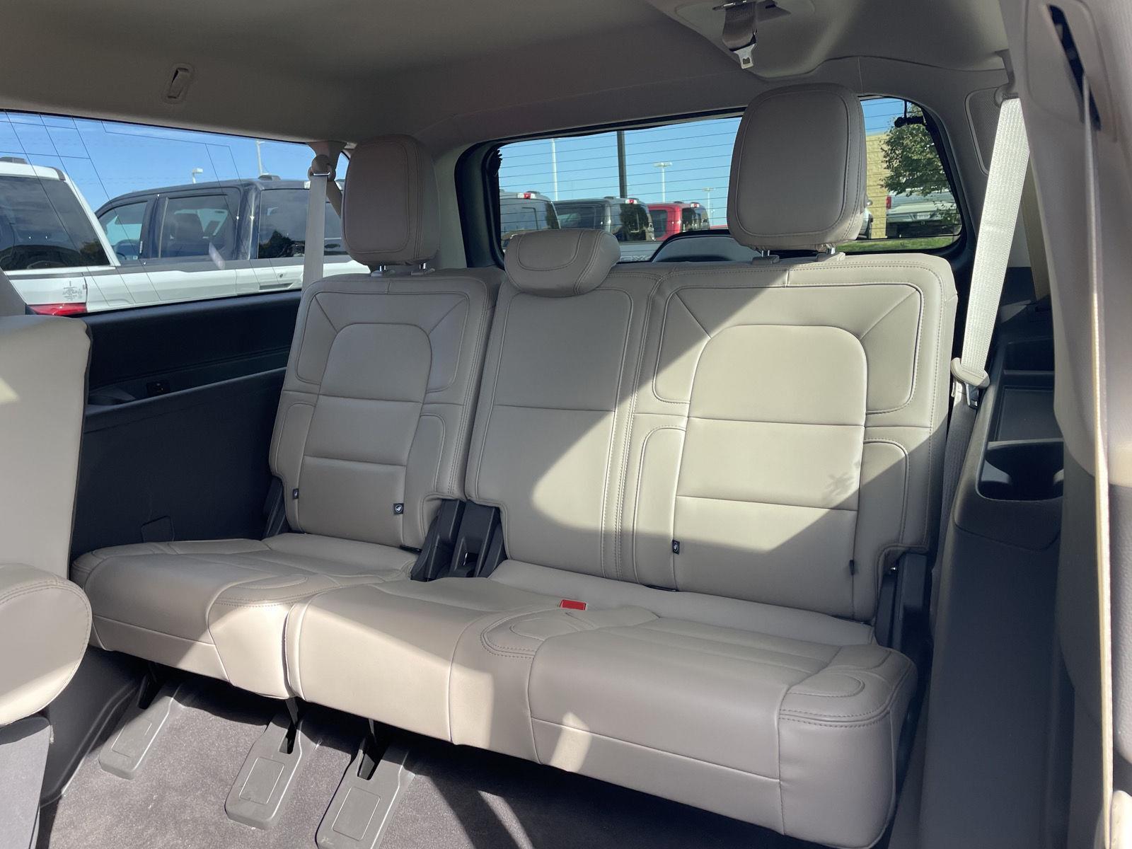 Vehicle photo 22