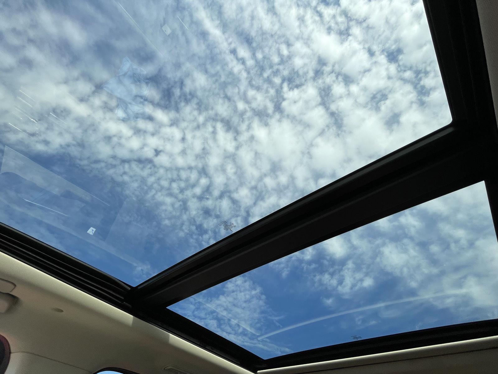 Vehicle photo 24
