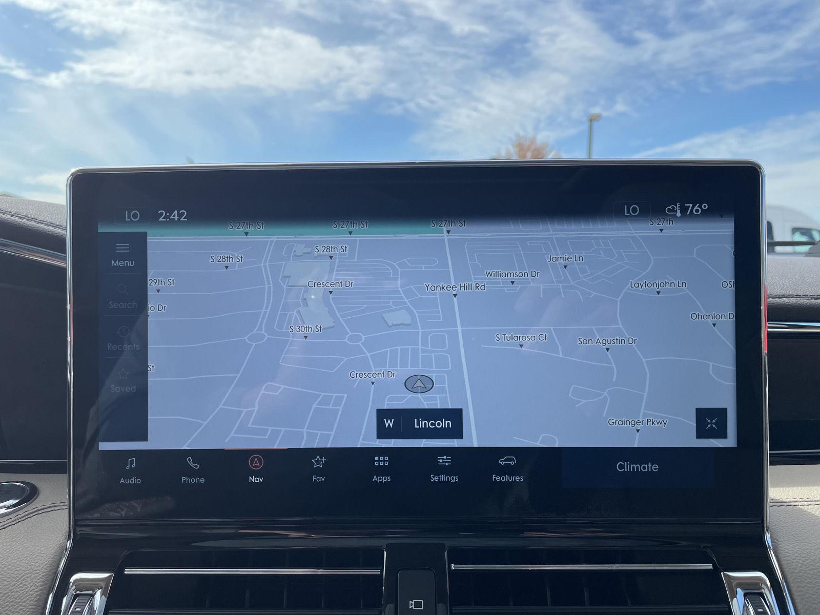 Vehicle photo 28