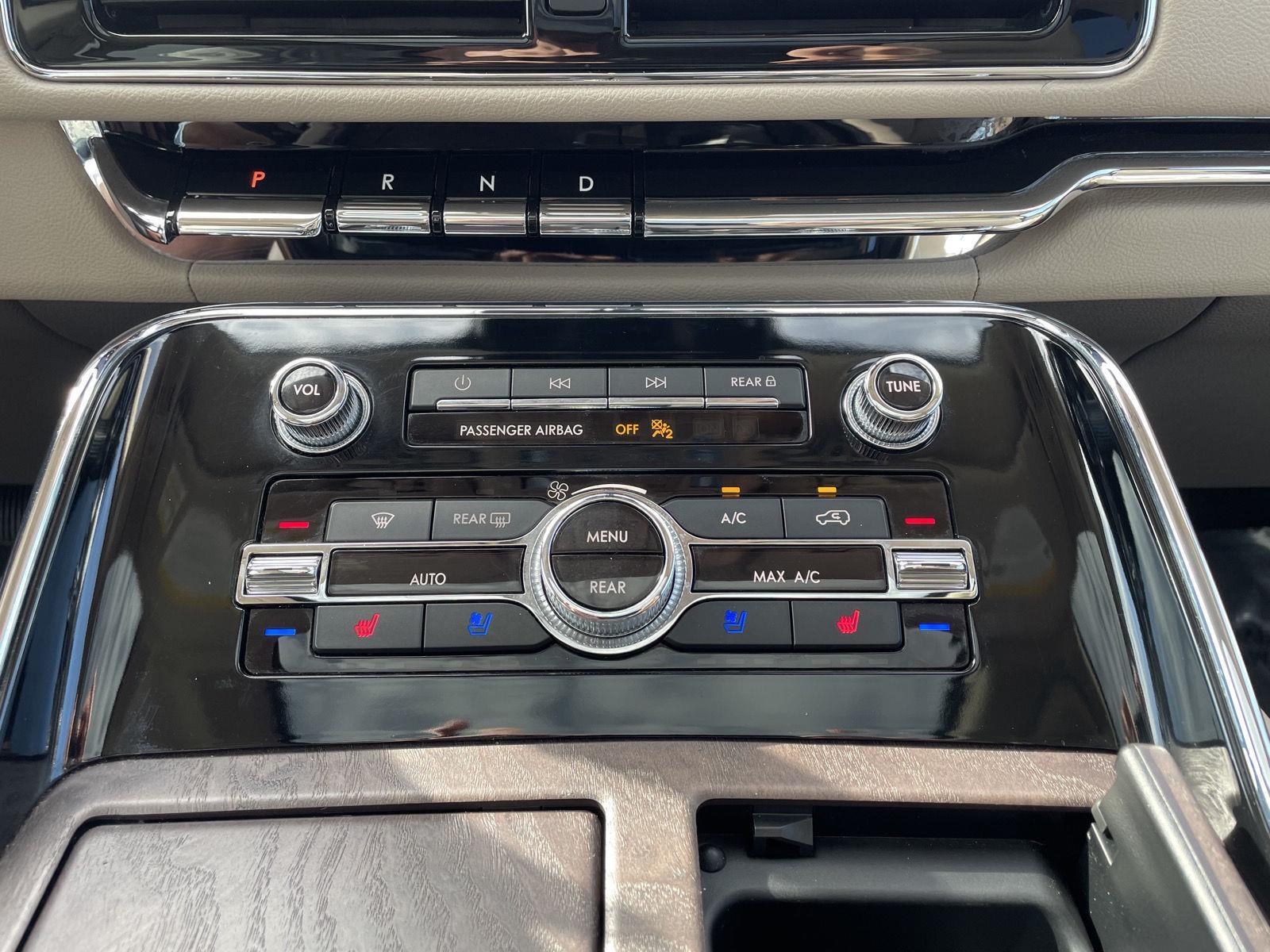 Vehicle photo 31