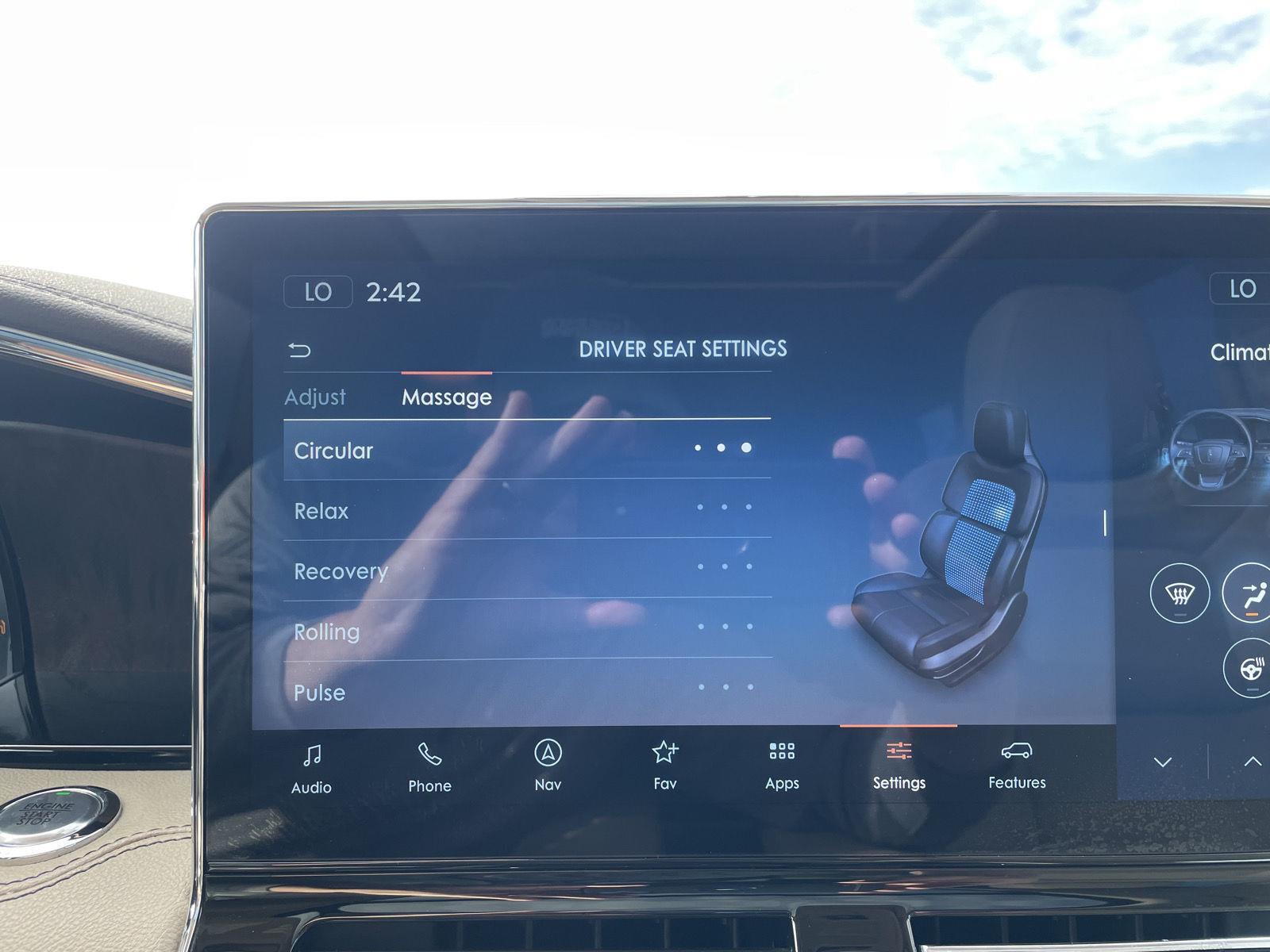 Vehicle photo 35