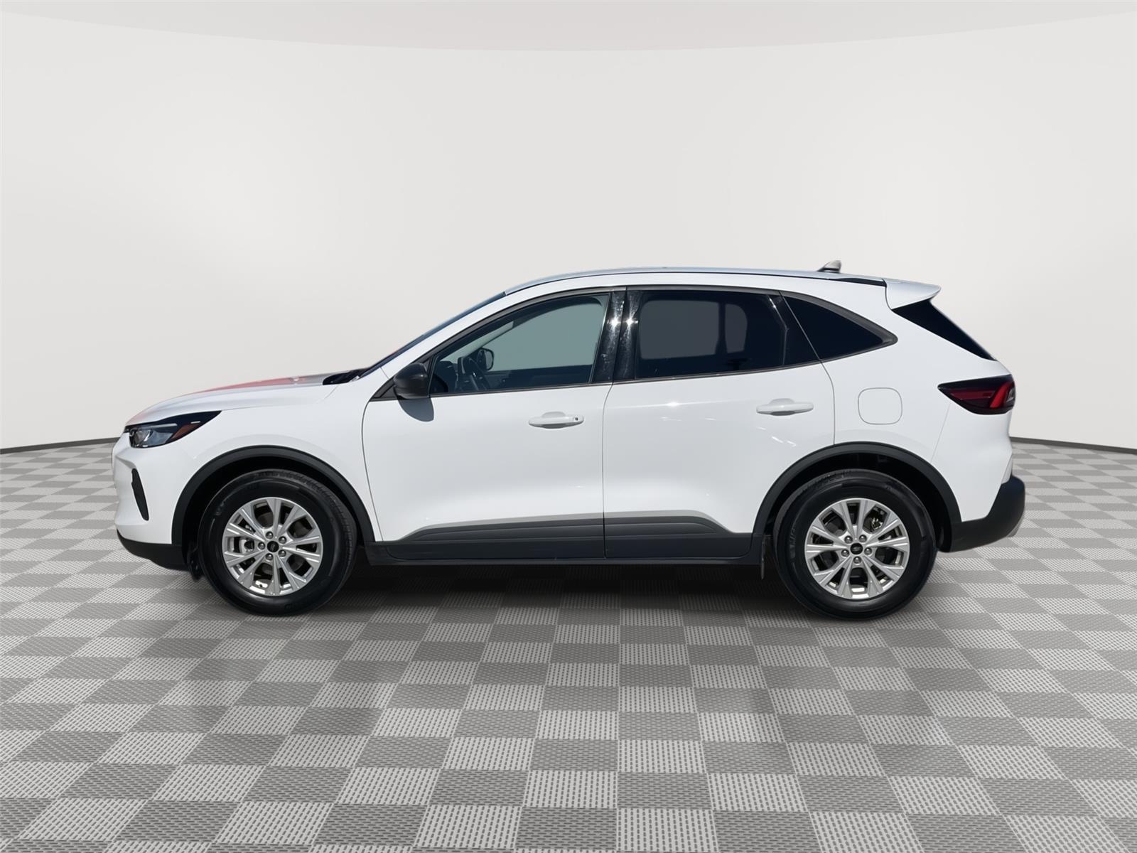 Vehicle photo 2