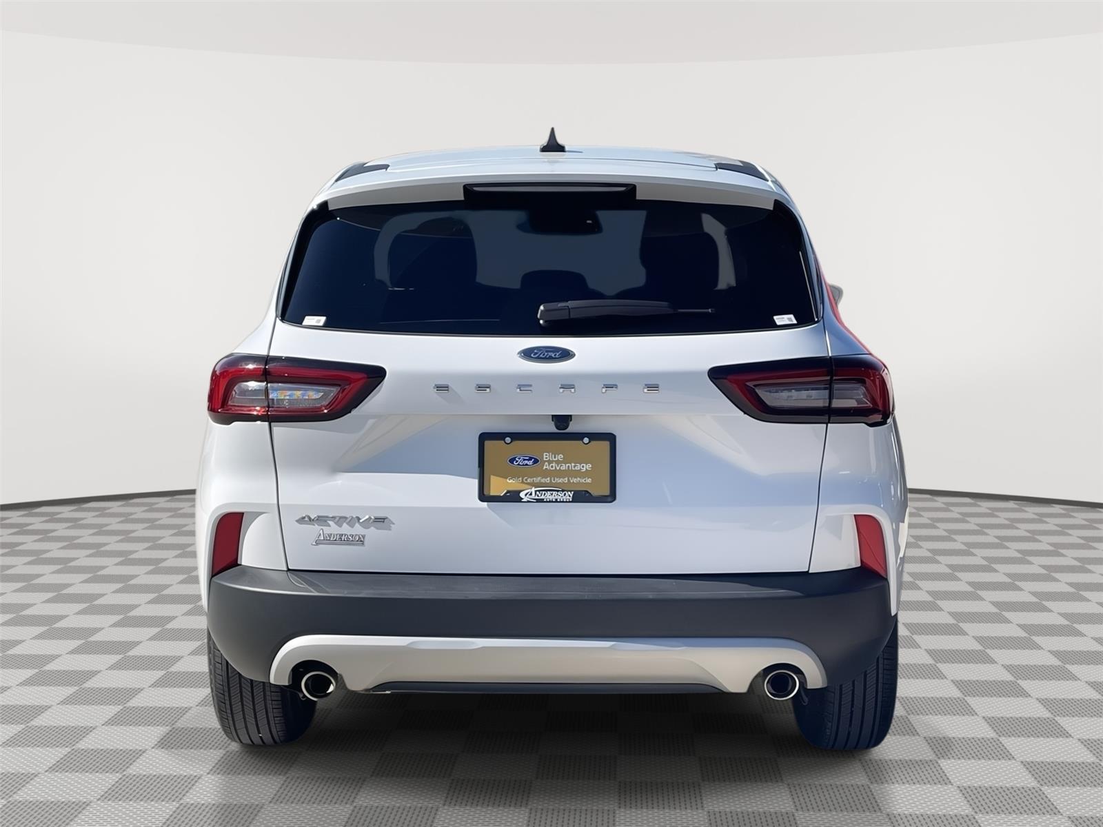Vehicle photo 8