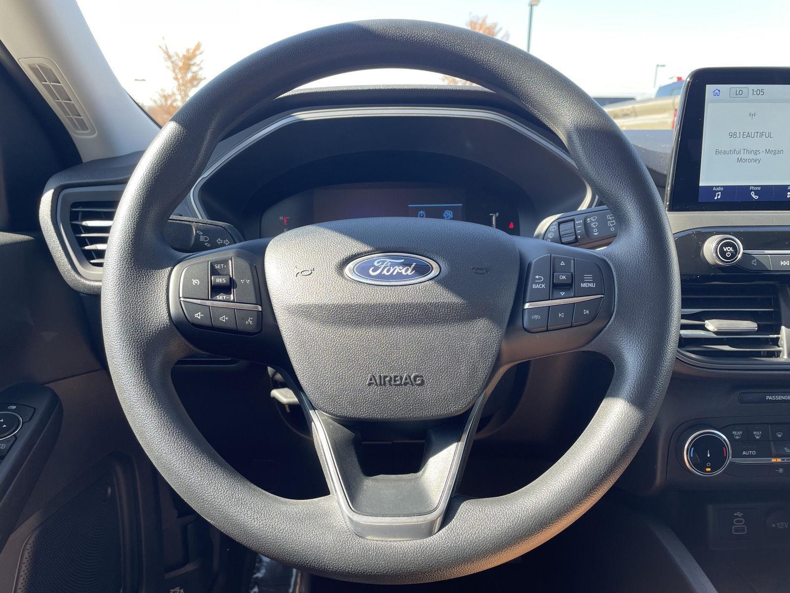 Vehicle photo 12
