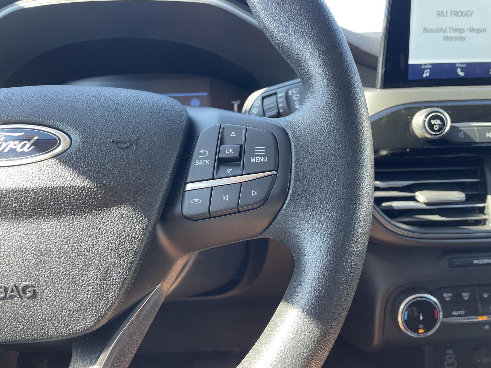 Vehicle photo 14