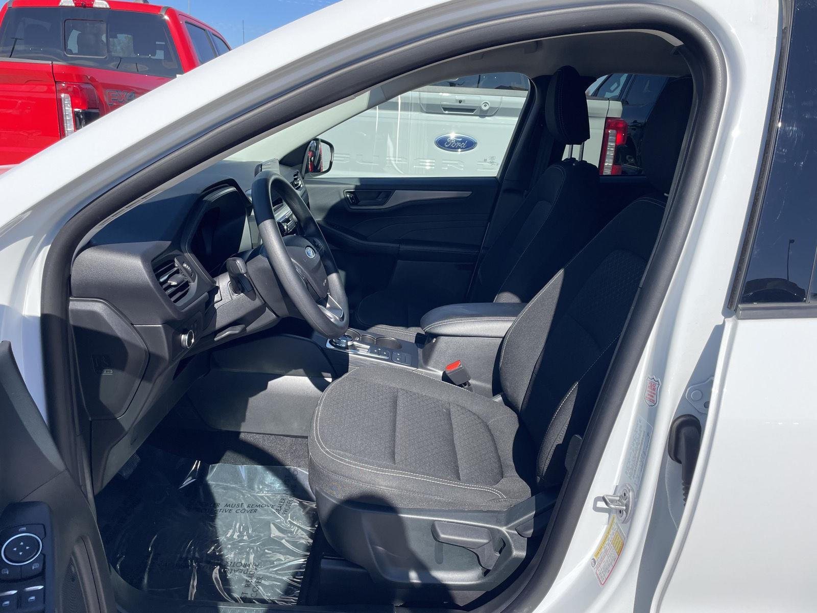 Vehicle photo 17
