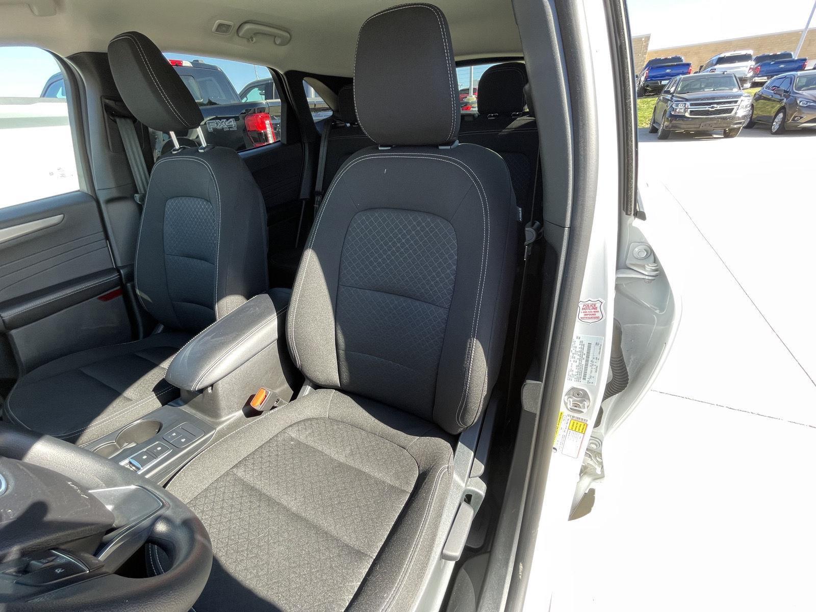 Vehicle photo 18