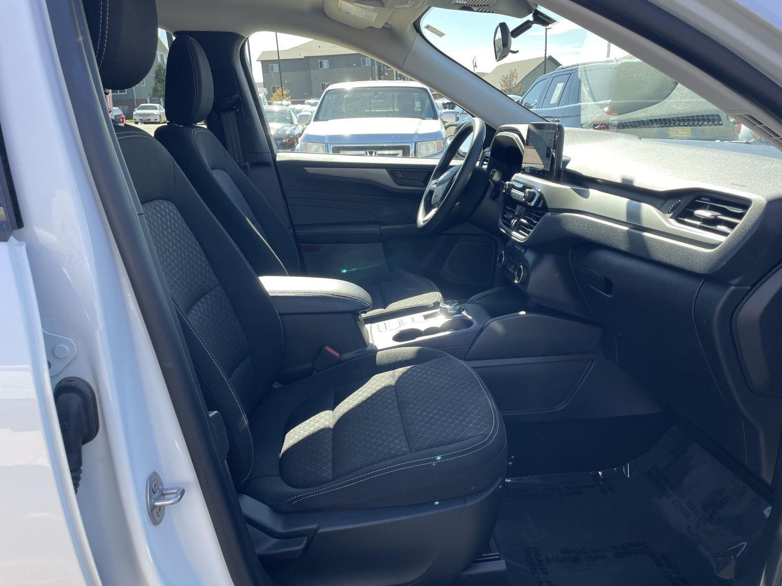 Vehicle photo 19