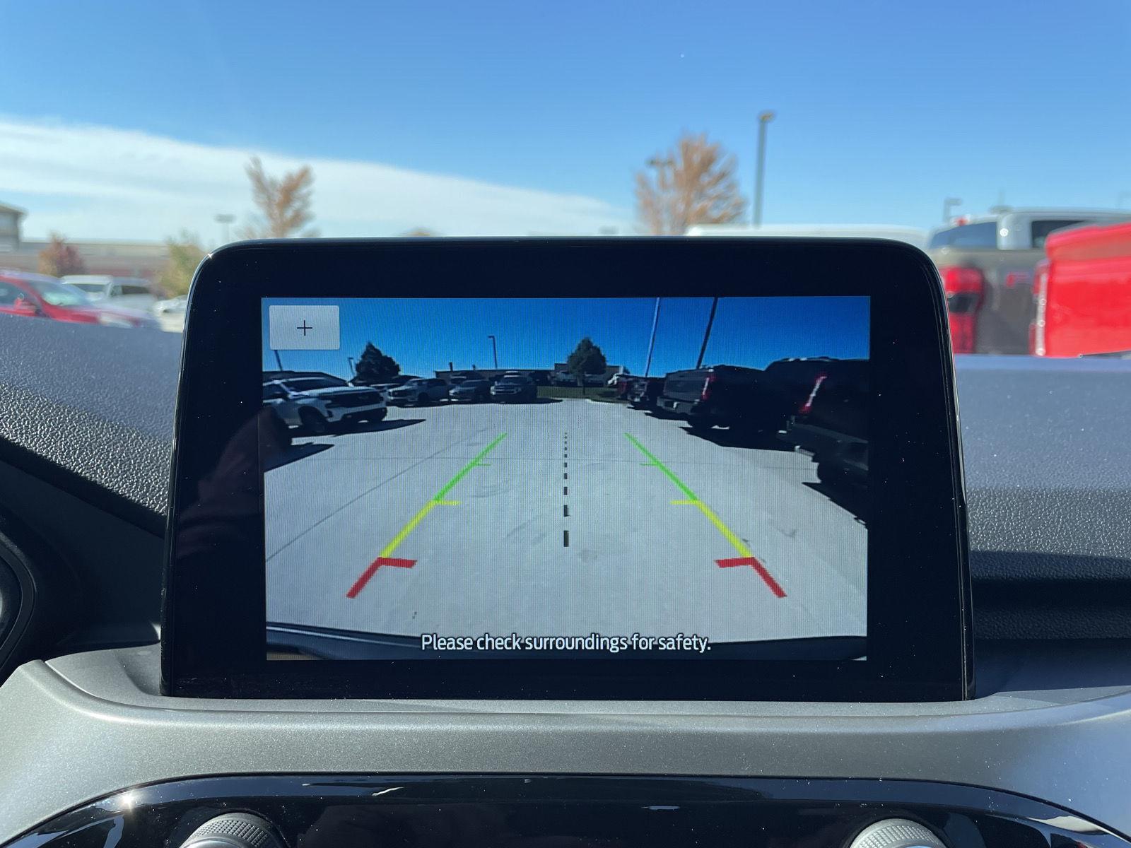 Vehicle photo 23