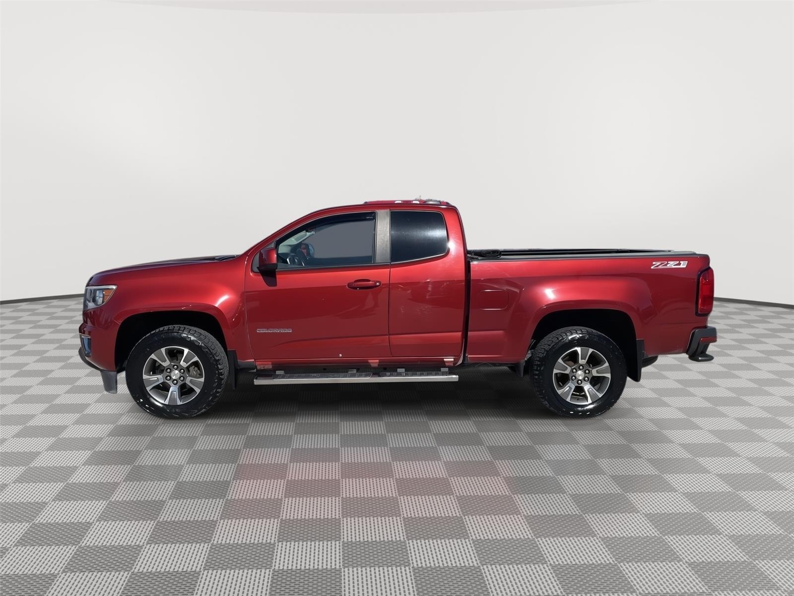 Vehicle photo 2