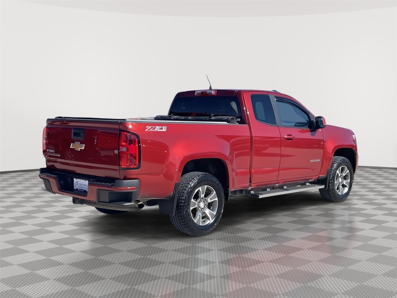 Vehicle photo 7