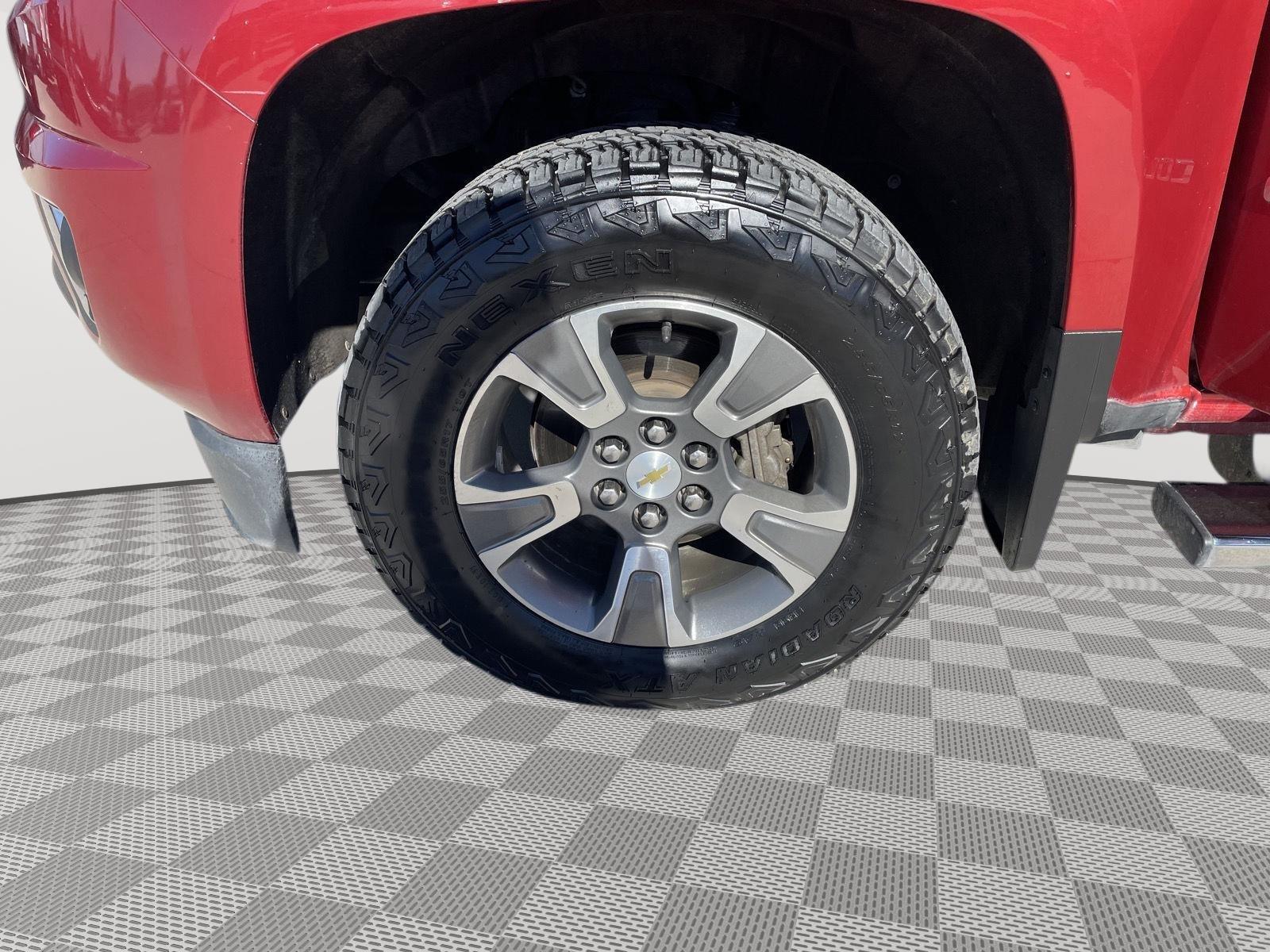 Vehicle photo 10