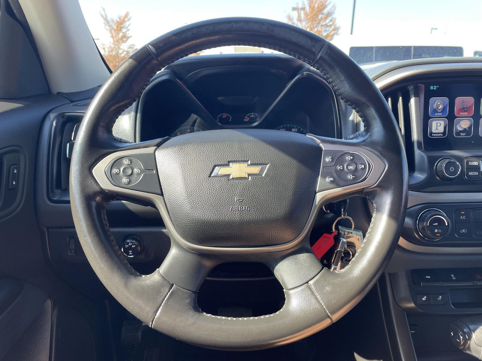 Vehicle photo 12
