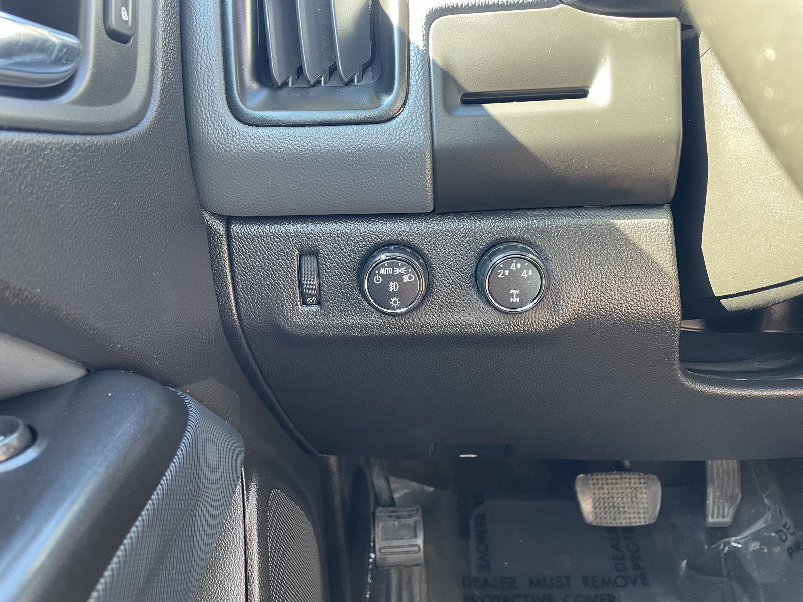 Vehicle photo 15