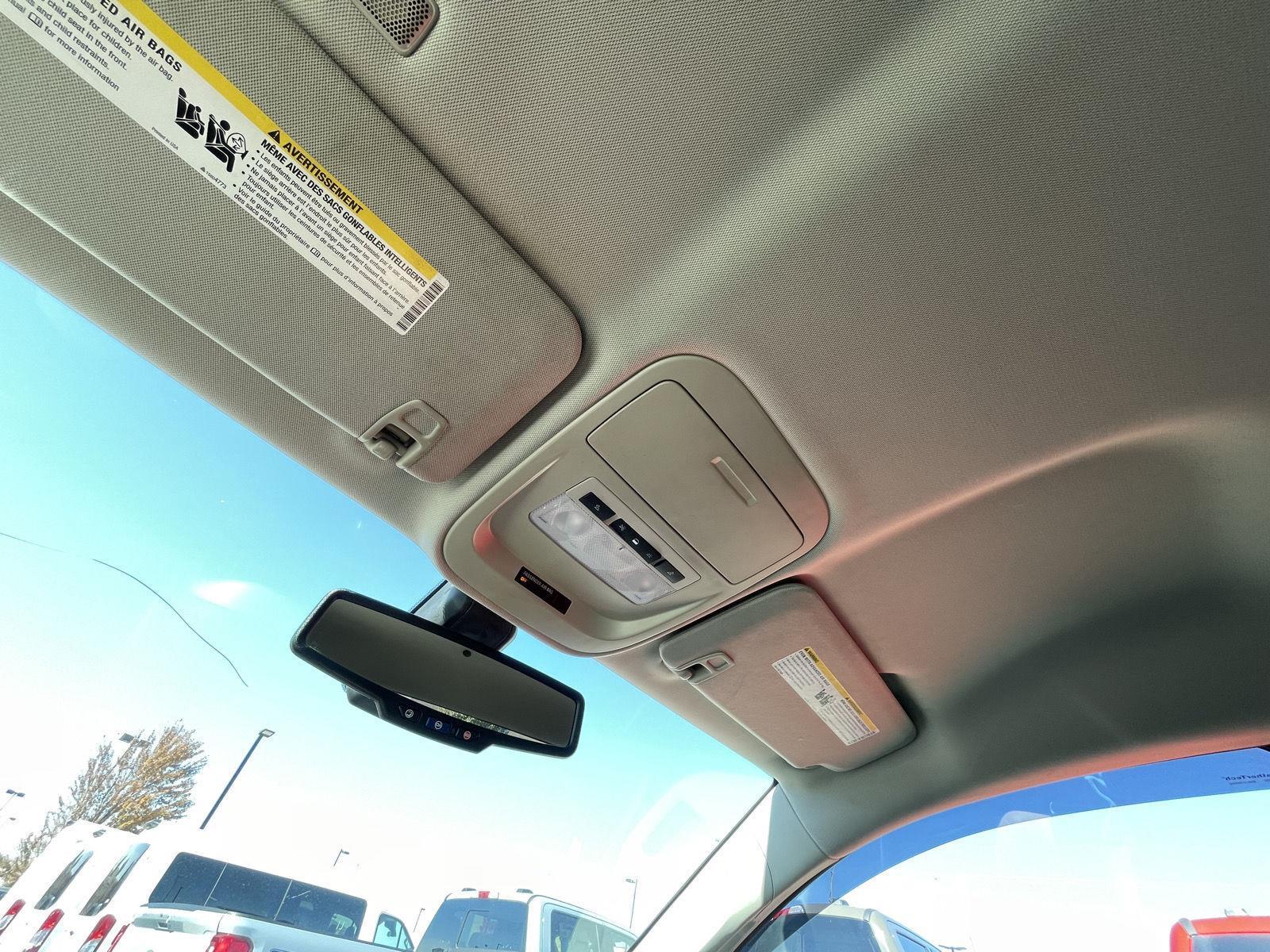 Vehicle photo 20