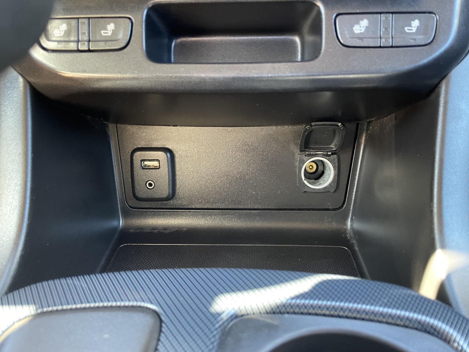 Vehicle photo 27