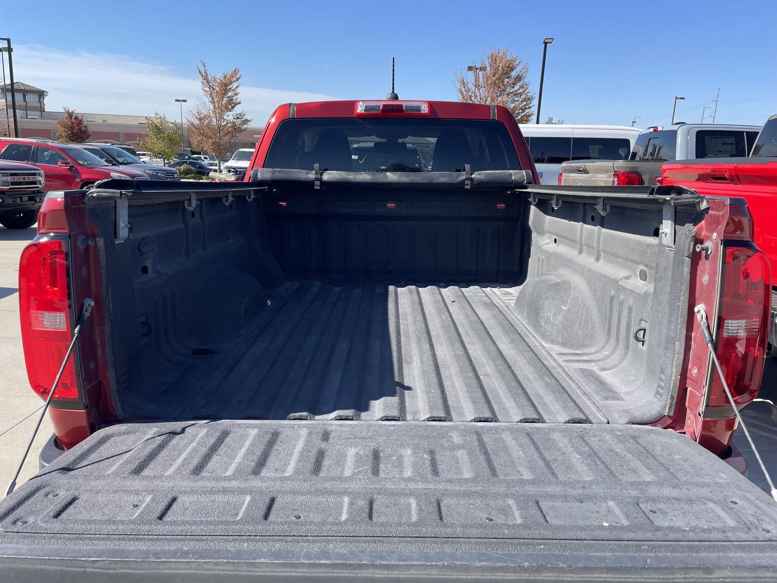 Vehicle photo 34
