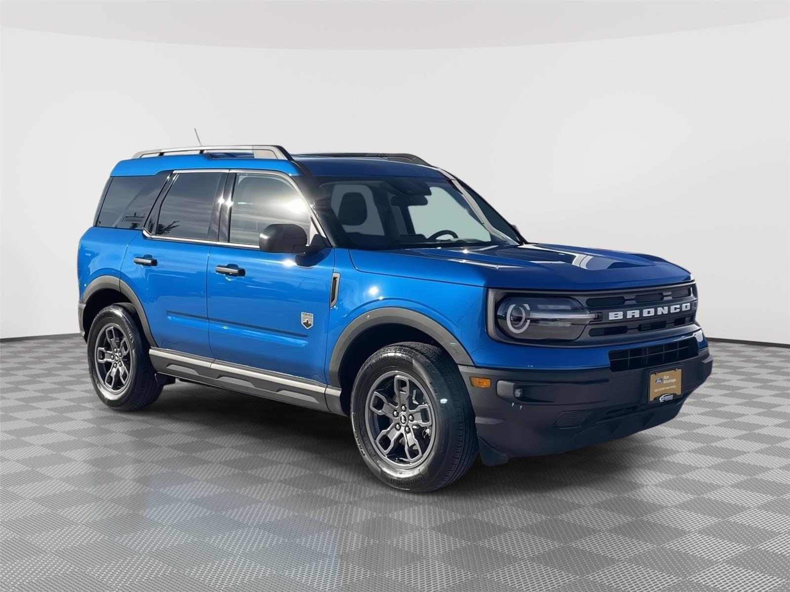 Vehicle photo 5