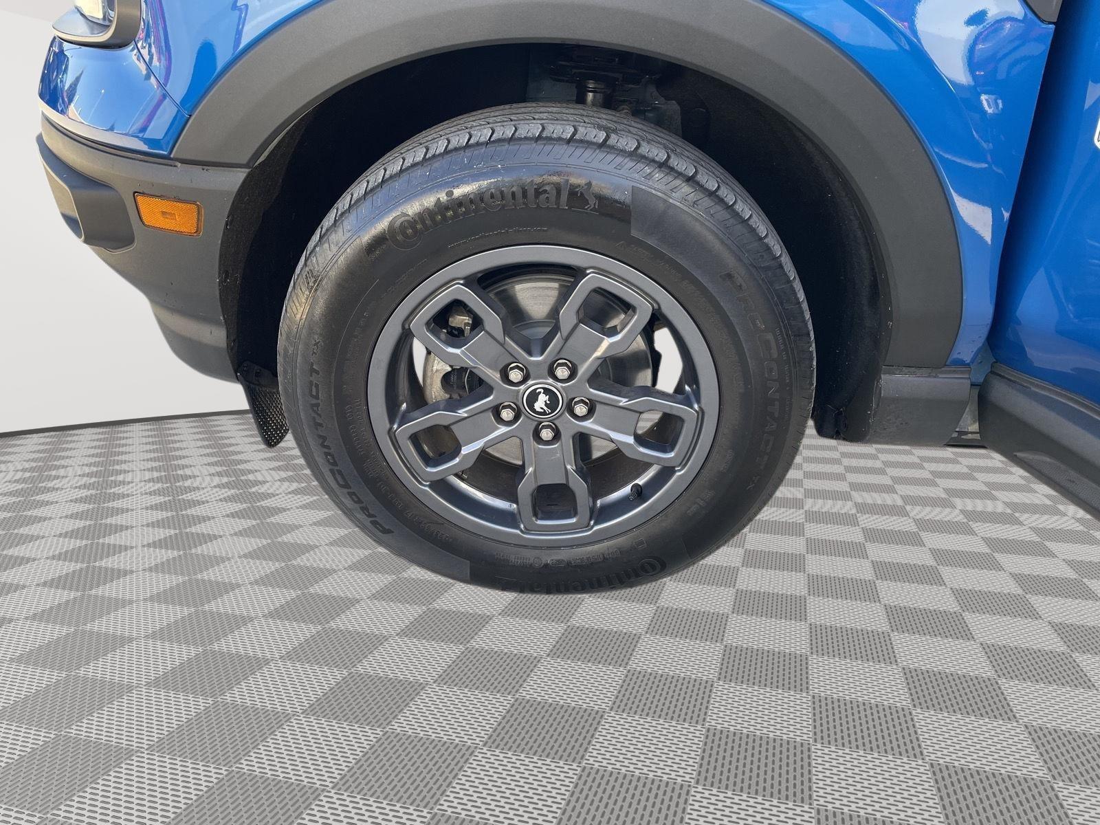 Vehicle photo 10