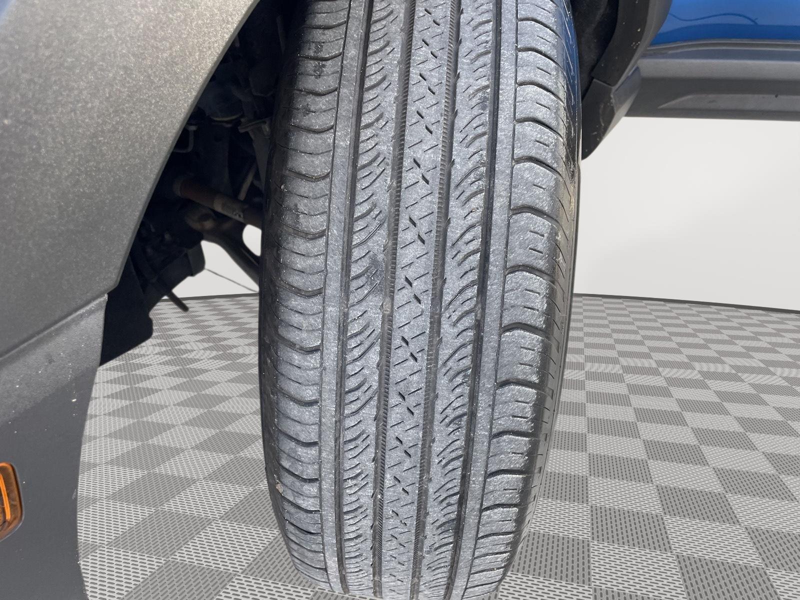 Vehicle photo 11