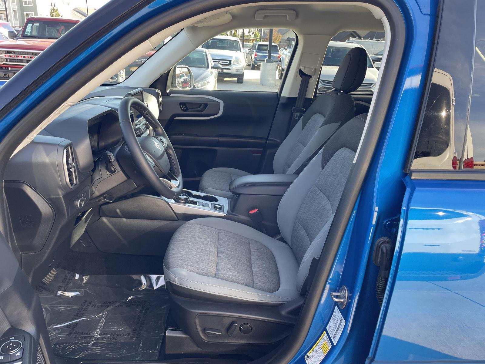Vehicle photo 17