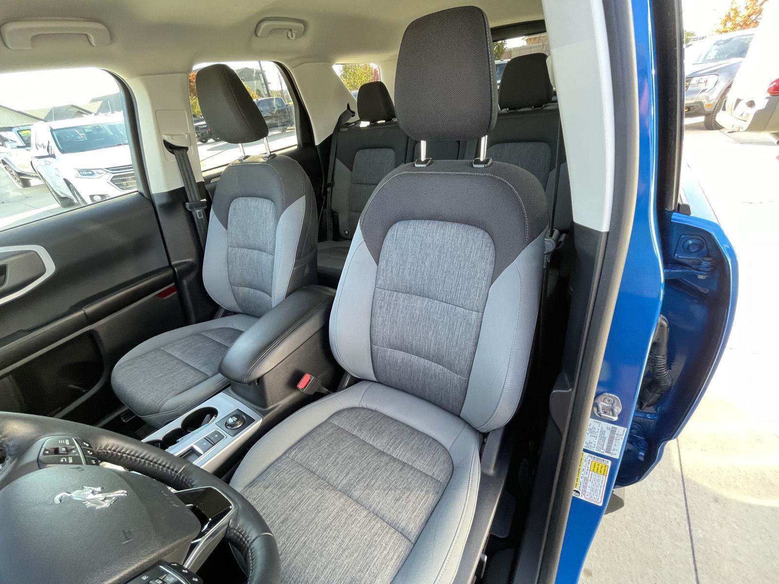 Vehicle photo 18