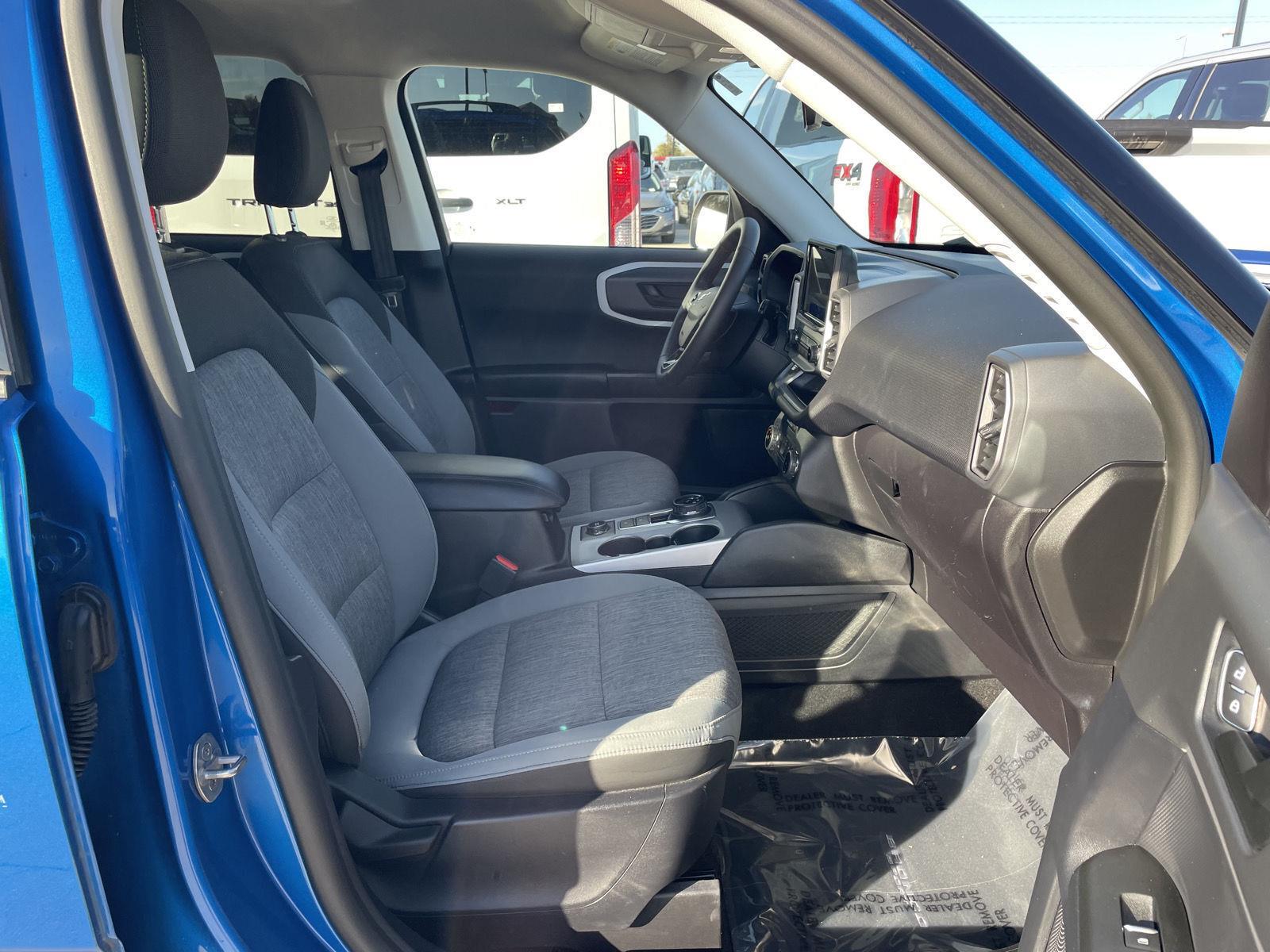 Vehicle photo 19