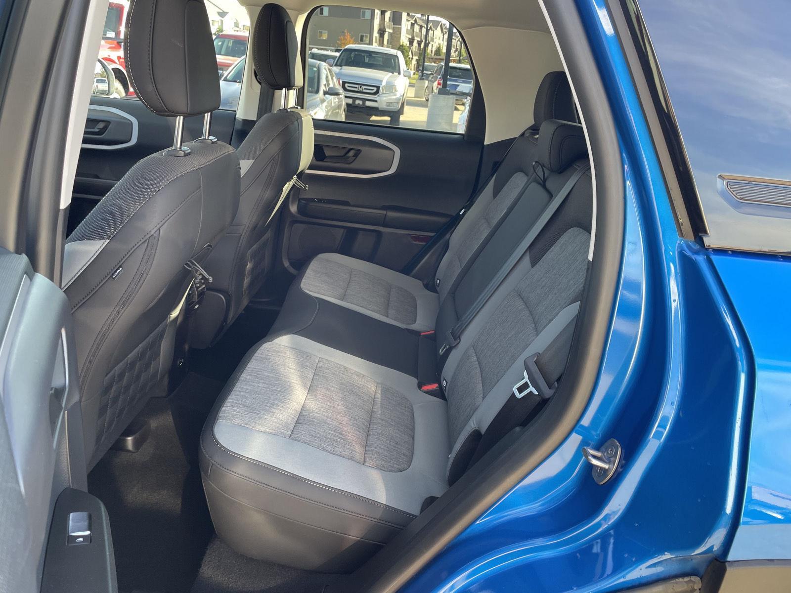 Vehicle photo 20